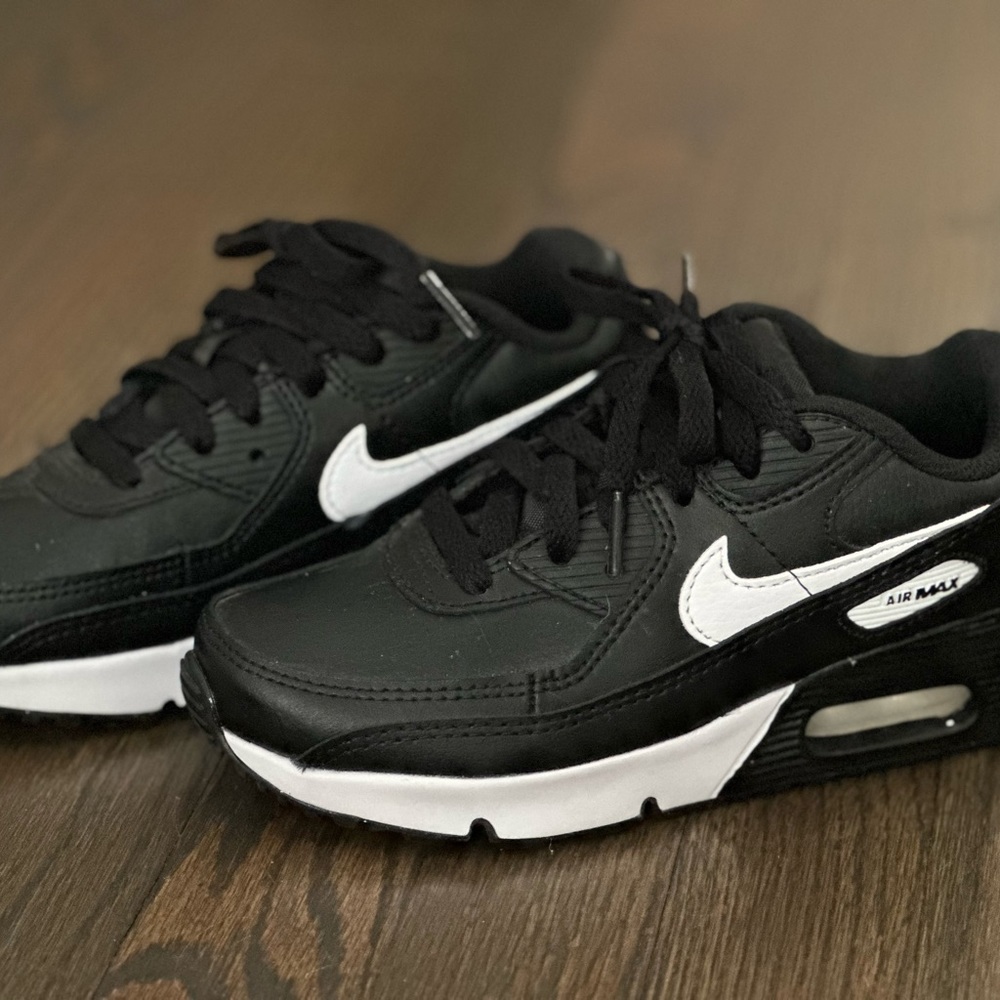 Boys black NIKE Air Max 90